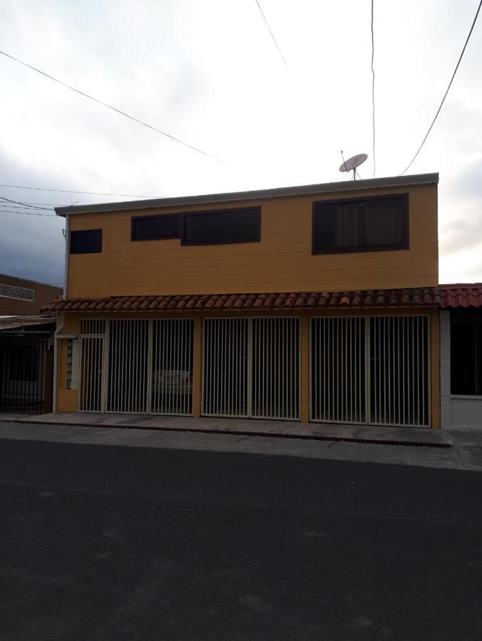 Apartamentos Guzman El Tejar المظهر الخارجي الصورة