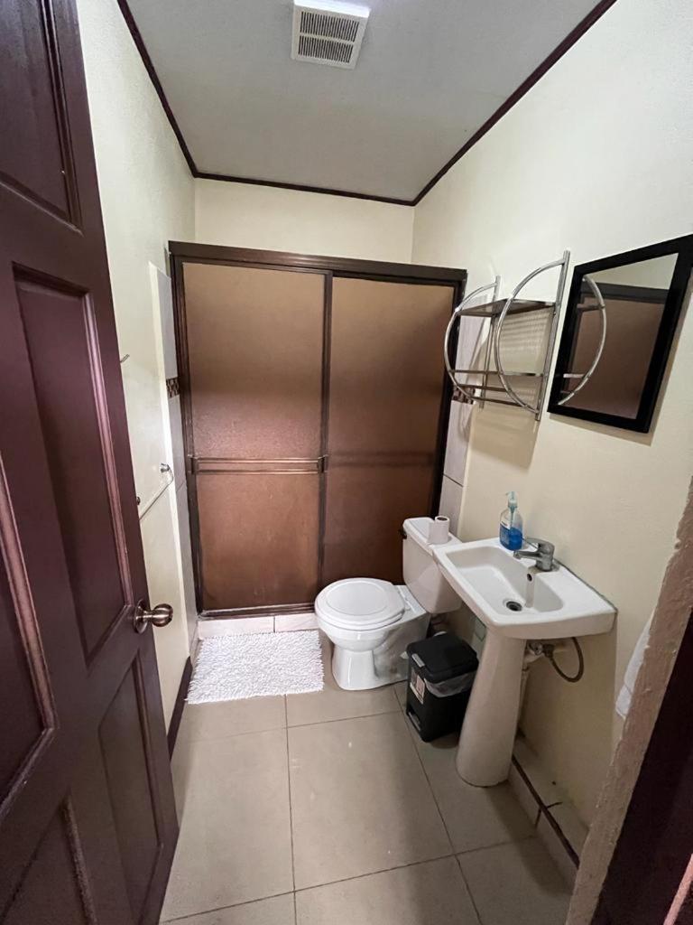 Apartamentos Guzman El Tejar المظهر الخارجي الصورة